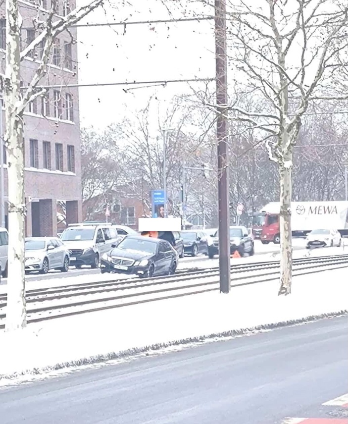 PKW im Gleis 16.02.2026